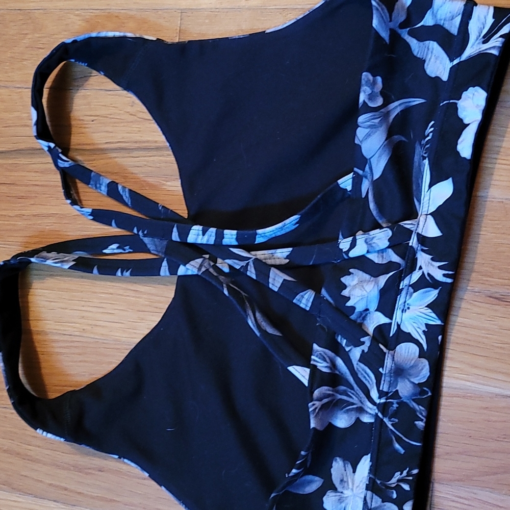 Sports bras! - Picture 3 of 4